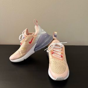 Women’s Nike AirMax 207 Size W7